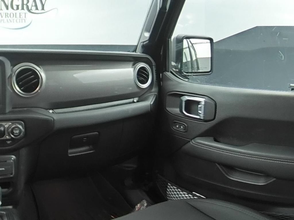 Used 2021 Jeep Wrangler Unlimited Sahara AWD/4WD image 18