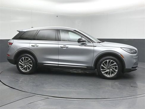 Certified 2022 Lincoln Corsair AWD w/ Equipment Group 101A image 5