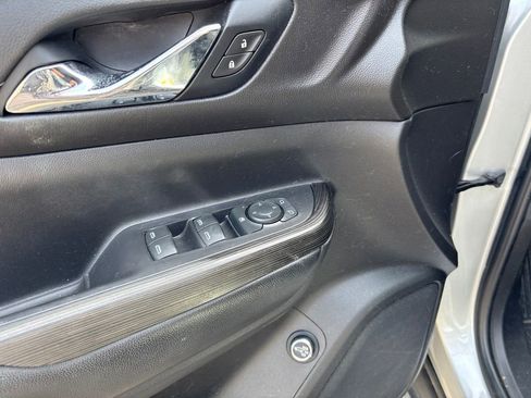 Used 2019 GMC Acadia SLT FWD image 12