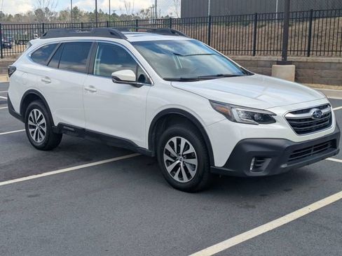 Used 2022 Subaru Outback Premium image 2