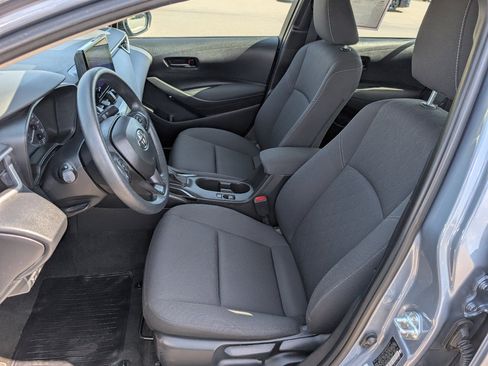 Used 2023 Toyota Corolla LE image 2