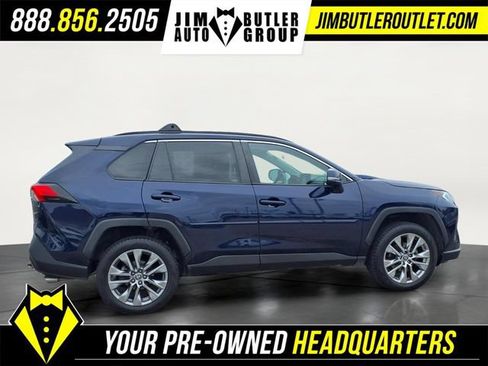 Used 2021 Toyota RAV4 XLE Premium AWD/4WD image 27