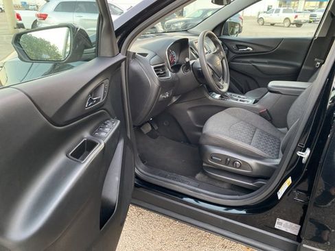 Used 2023 Chevrolet Equinox LT image 9