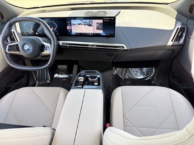 Used 2024 BMW iX xDrive50 w/ Convenience Package AWD/4WD image 17