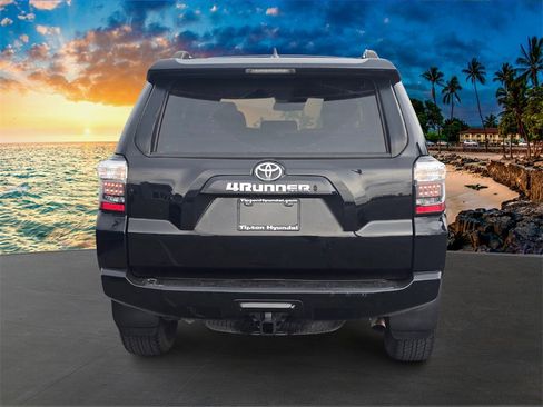Used 2022 Toyota 4Runner SR5 Premium image 6