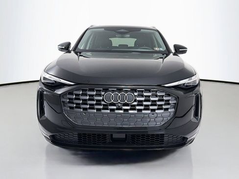 Used 2025 Audi Q5 Premium w/ Convenience Package image 2