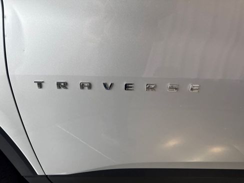 Used 2018 Chevrolet Traverse LT FWD image 10