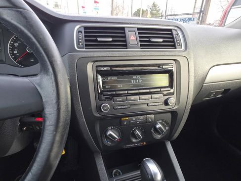 Used 2014 Volkswagen Jetta SE image 30