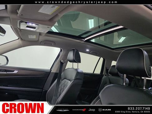 Used 2024 Volkswagen Atlas SEL Premium R-Line image 25