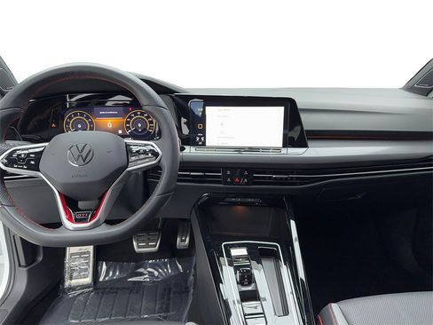 Used 2024 Volkswagen GTI SE image 18