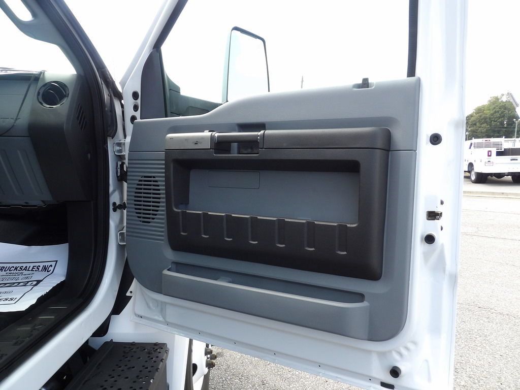 Used 2017 Ford F650 2WD Regular Cab Super Duty image 21