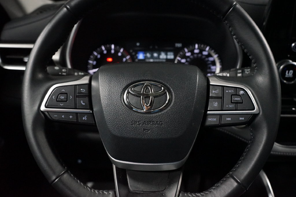 Used 2026 Toyota Highlander XLE AWD/4WD image 12