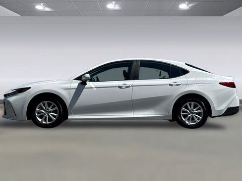 Used 2025 Toyota Camry LE FWD image 2