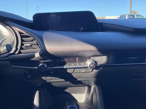 Used 2024 MAZDA MAZDA3 s image 28