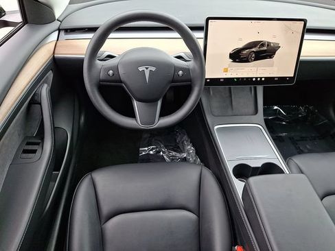 Used 2023 Tesla Model 3 Standard Range RWD image 13
