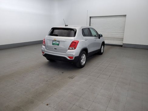 Used 2021 Chevrolet Trax LS w/ Tint and Cruise Package FWD image 9