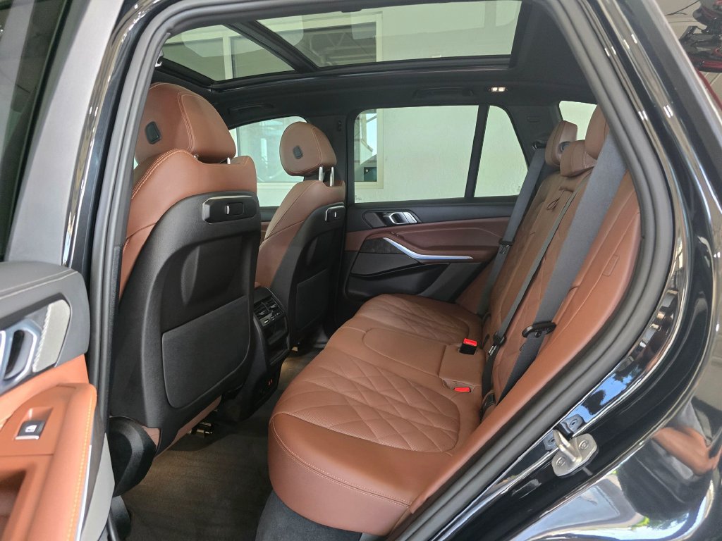 Used 2026 BMW X5 xDrive50e w/ M Sport Package AWD/4WD image 26