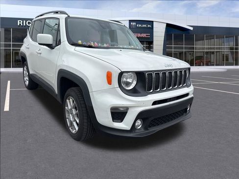 Used 2019 Jeep Renegade Latitude w/ Cold Weather Group AWD/4WD image 9