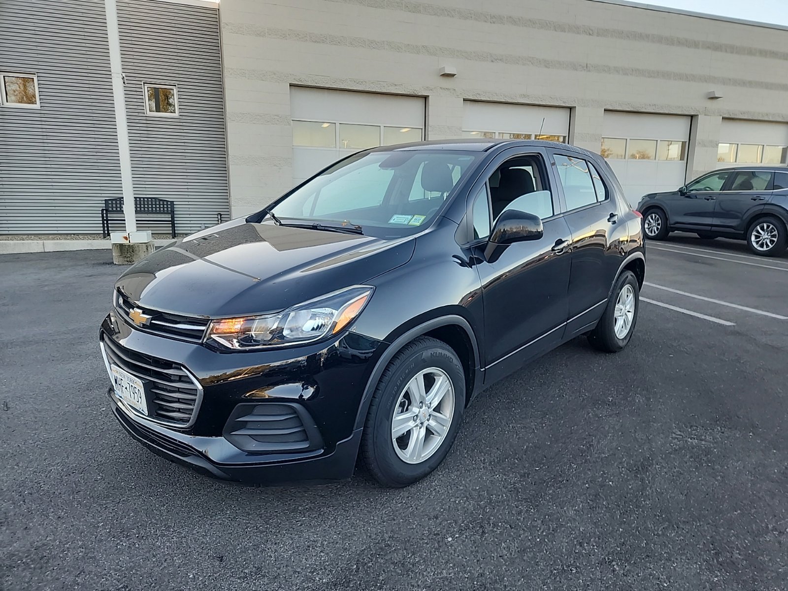 Used 2020 Chevrolet Trax LS FWD image 2