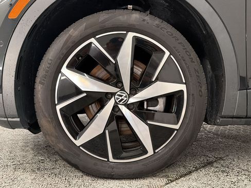 Used 2023 Volkswagen ID.4 Pro S AWD/4WD image 11