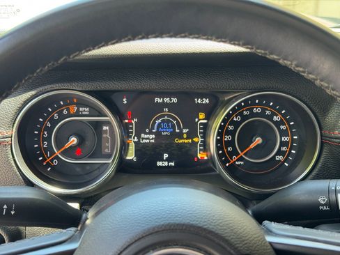 Used 2022 Jeep Gladiator Sport AWD/4WD image 38