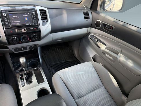 Used 2014 Toyota Tacoma 4x4 Double Cab w/ SR5 Package image 29