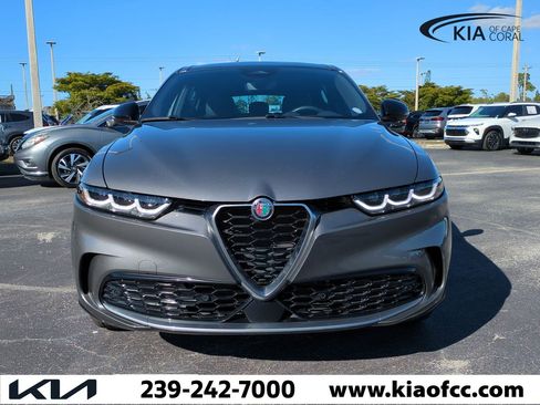 Used 2024 Alfa Romeo Tonale Ti w/ Premium Interior Package image 3