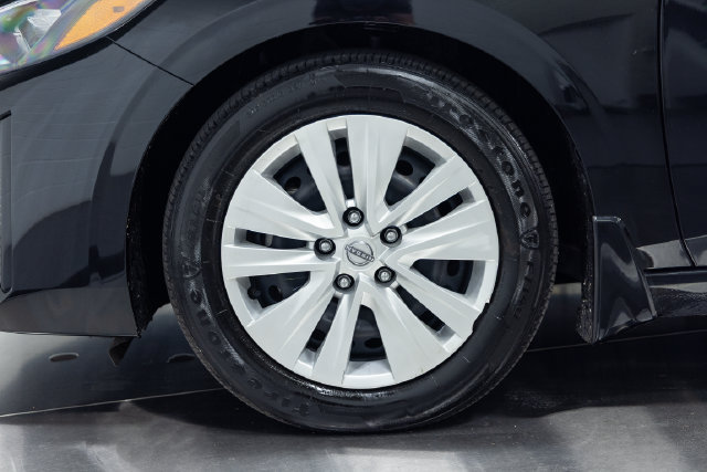 Used 2025 Nissan Sentra S FWD image 27