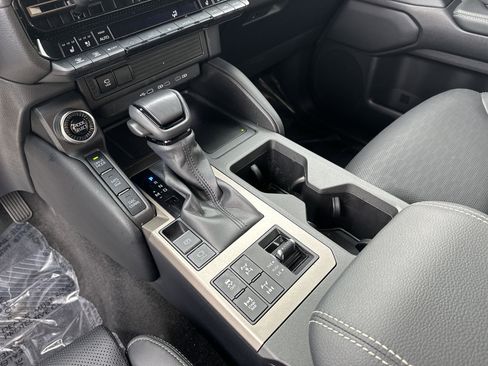 Used 2024 Toyota Land Cruiser image 26