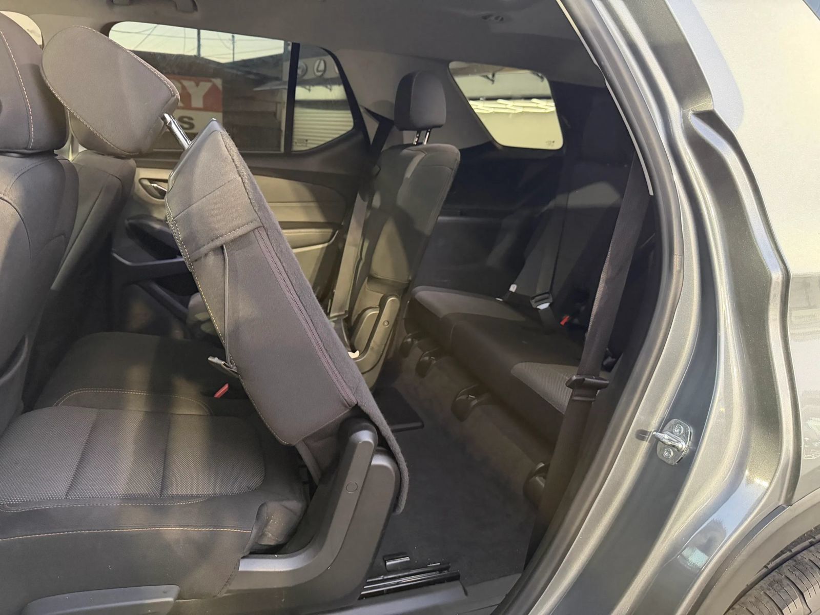 Used 2020 Chevrolet Traverse LS w/ LPO, Cargo Package FWD image 11