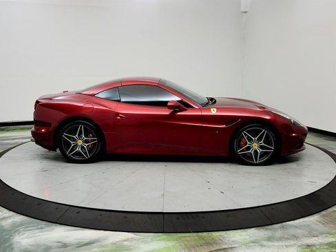 Used 2017 Ferrari California T RWD image 4