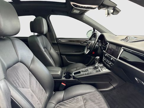 Used 2020 Porsche Macan AWD/4WD image 40