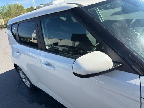 Used 2022 Kia Soul LX w/ Technology Package image 13