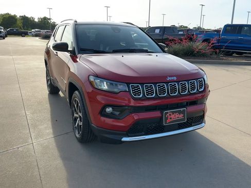 Used 2025 Jeep Compass Limited AWD/4WD image 3