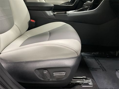 Used 2025 Toyota RAV4 Limited image 20