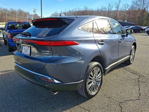 Used 2021 Toyota Venza Limited w/ Carpet Mat Package (TMS) image 7