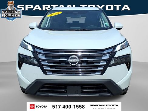 Used 2024 Nissan Rogue SV FWD image 3