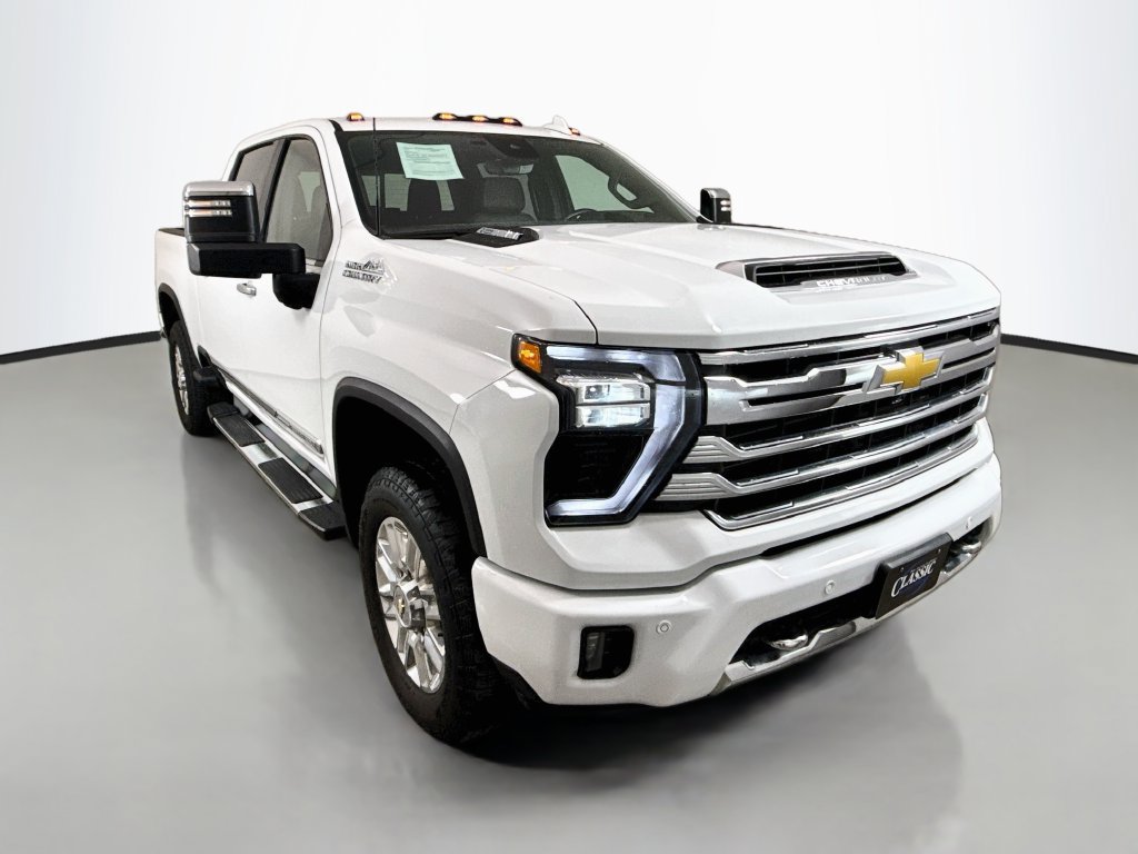 Used 2024 Chevrolet Silverado 2500 High Country w/ Technology Package AWD/4WD image 1