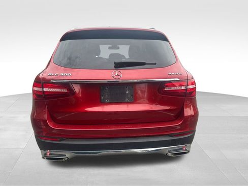 Used 2019 Mercedes-Benz GLC 300 4MATIC image 2