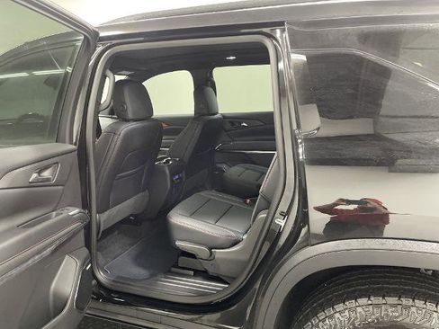 New 2026 Chevrolet Traverse Z71 w/ Enhanced Driving Package image 10