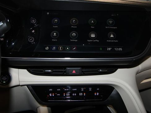 Used 2023 Buick Envision Avenir AWD/4WD image 17