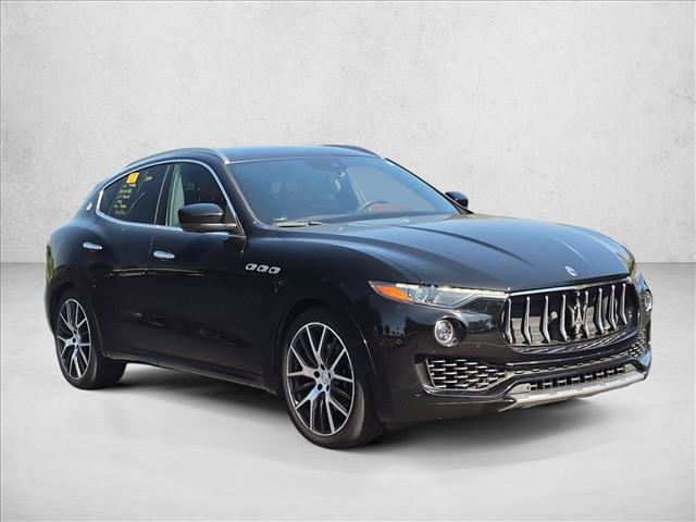 Used 2017 Maserati Levante w/ Luxury Package AWD/4WD image 3