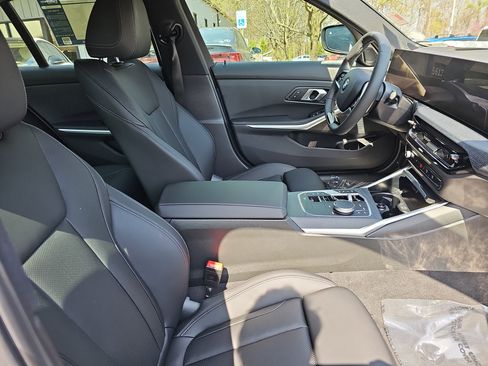 Certified 2025 BMW 330i Sedan w/ Premium Package RWD image 11