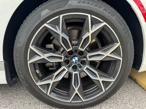 Used 2024 BMW i7 eDrive50 w/ Premium Package RWD image 11