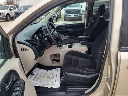Used 2014 Dodge Grand Caravan SXT image 10