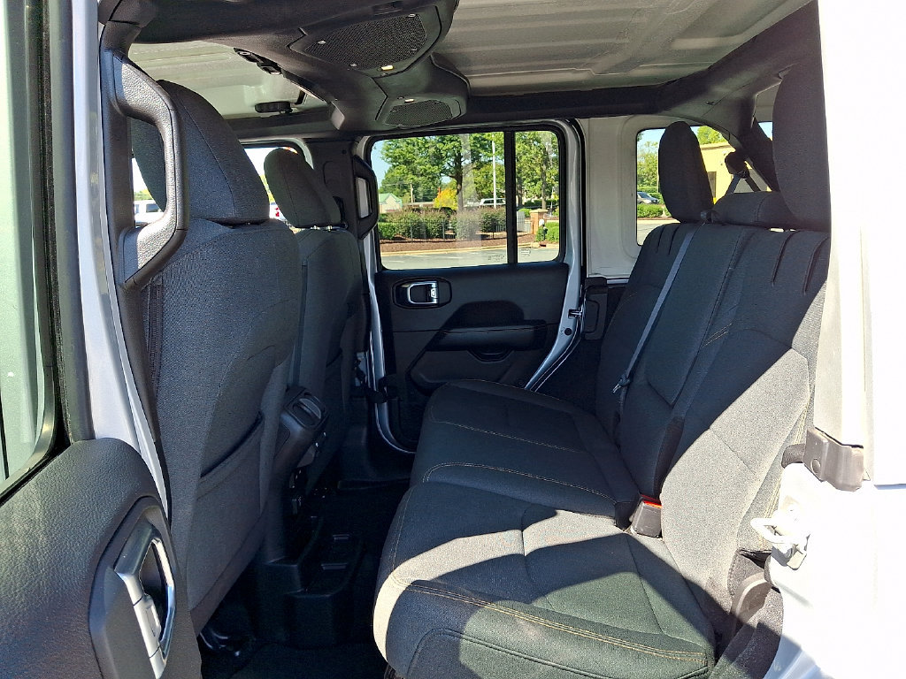 Used 2024 Jeep Wrangler Unlimited Sahara AWD/4WD image 10
