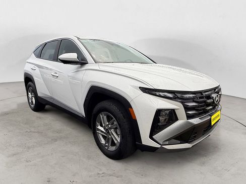 Certified 2025 Hyundai Tucson SE image 5