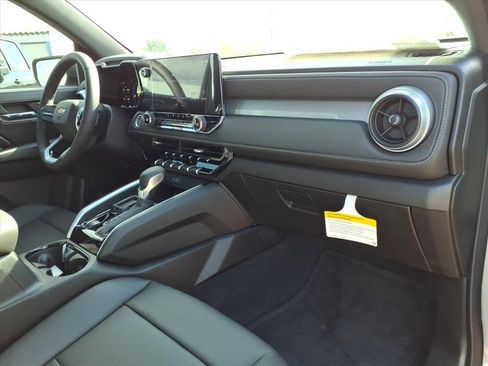 New 2026 Chevrolet Colorado LT image 12