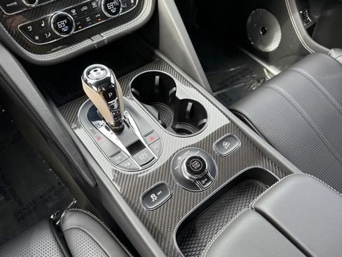 Used 2023 Bentley Bentayga Extended Wheelbase AWD/4WD image 32