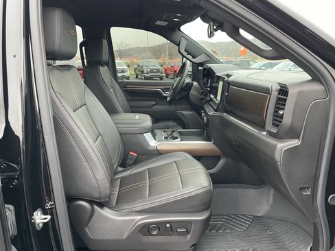 Used 2024 Chevrolet Silverado 2500 High Country w/ Midnight Edition image 32